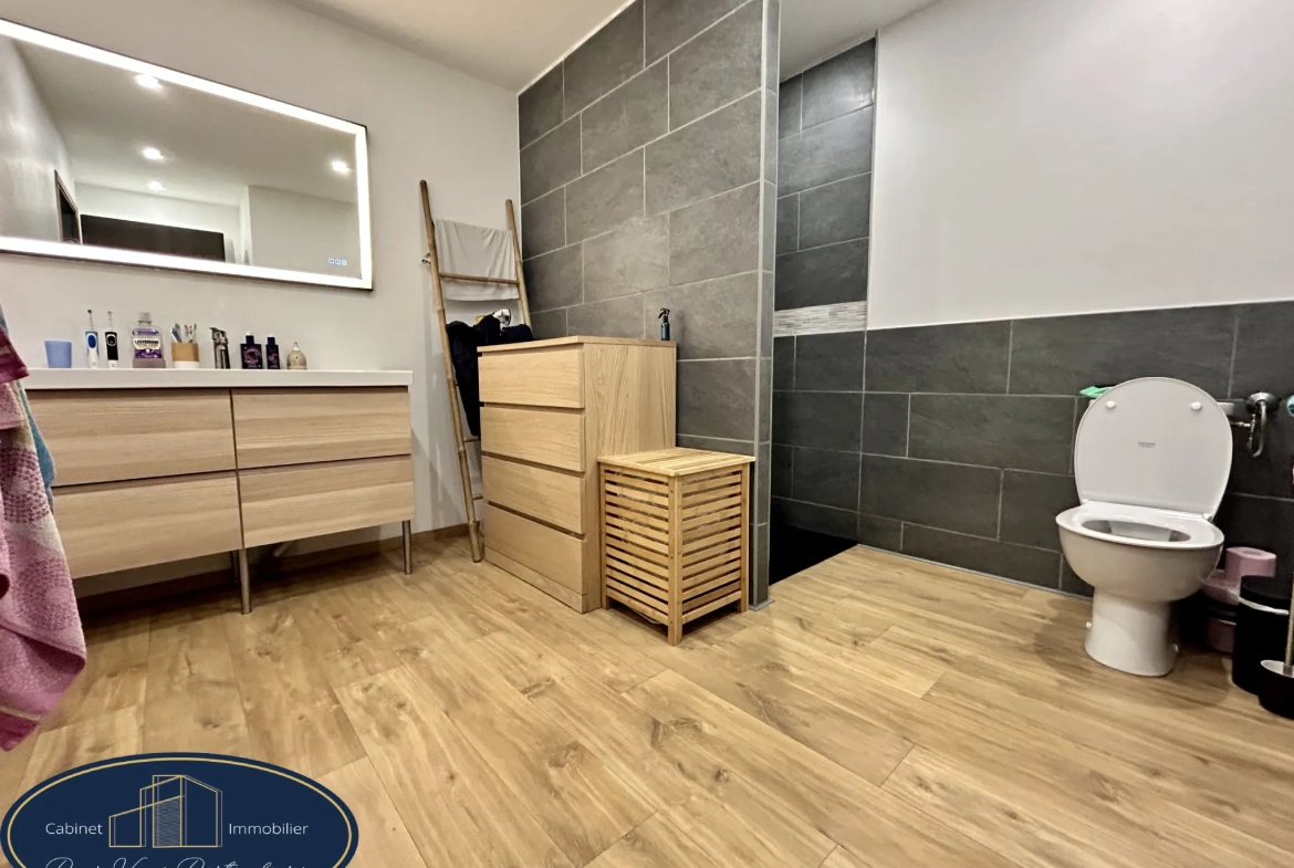 Maison semi-individuelle de plain-pied à Estrun, rénovation récente, 96 m² 