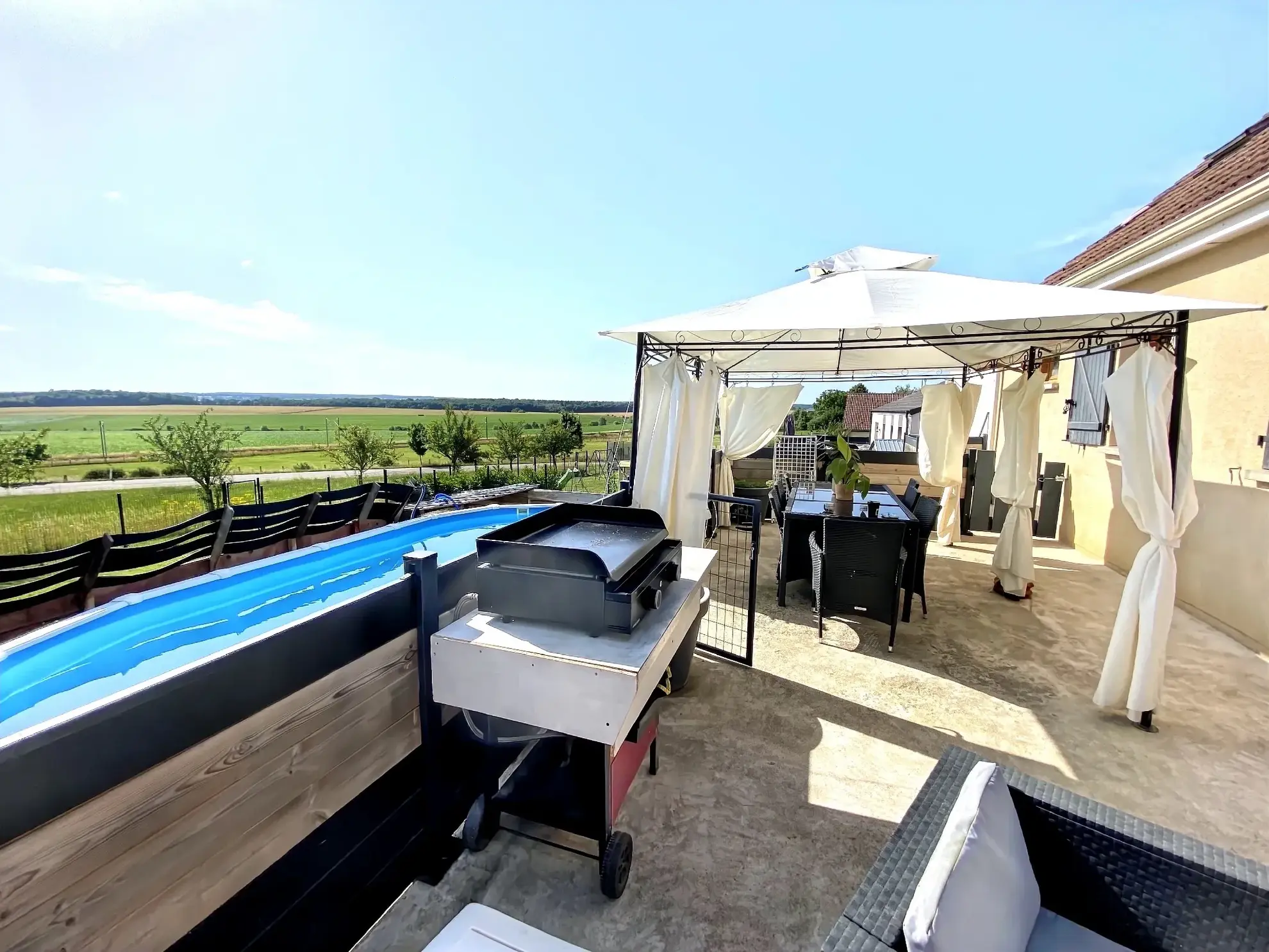Maison moderne avec garage, piscine et jardin à Barisey-la-Côte près de Colombey-les-Belles 