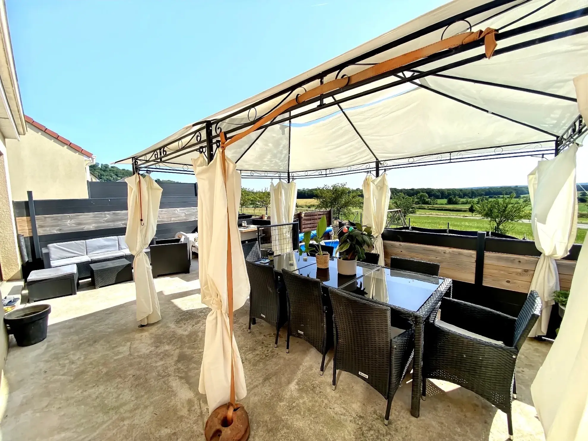Maison moderne avec garage, piscine et jardin à Barisey-la-Côte près de Colombey-les-Belles 
