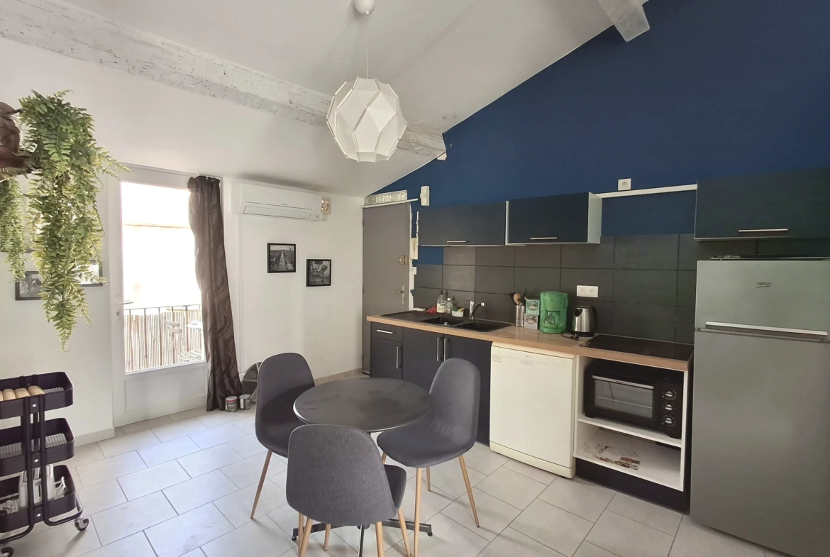 Appartement T1-2 de 41 m² avec balcon au dernier étage à La Ciotat 