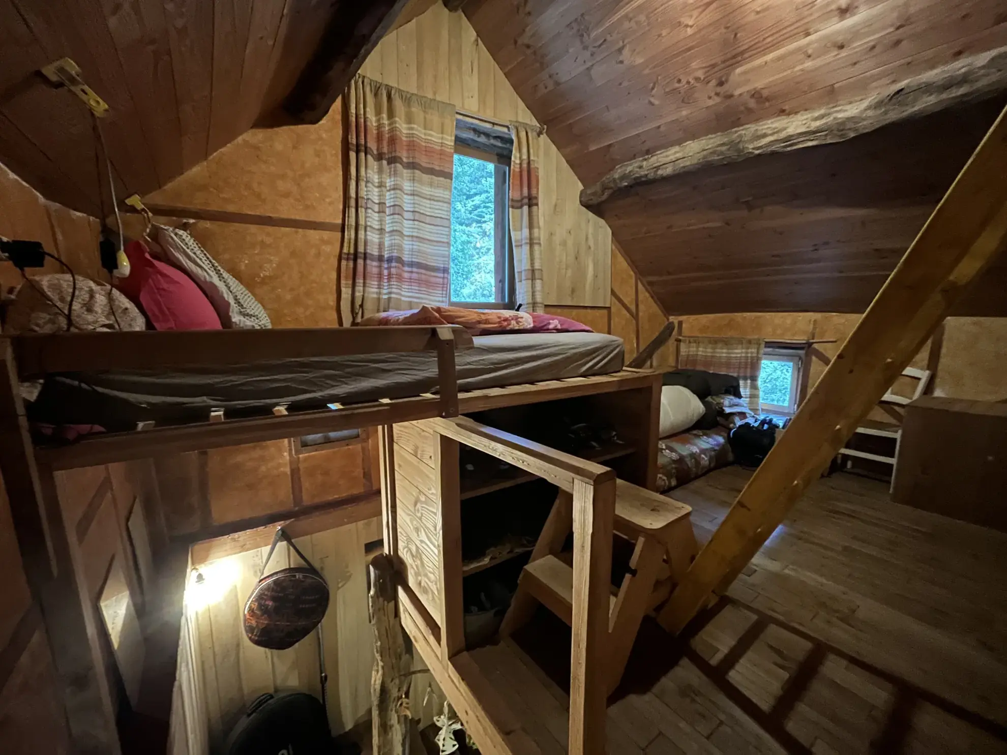 Ferme écologique et autonome de 42 m² dans les Pyrénées Ariégeoises 