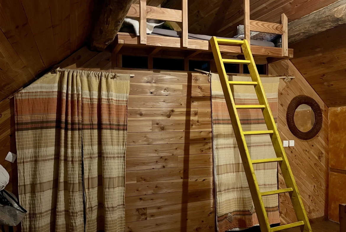 Ferme écologique et autonome de 42 m² dans les Pyrénées Ariégeoises 
