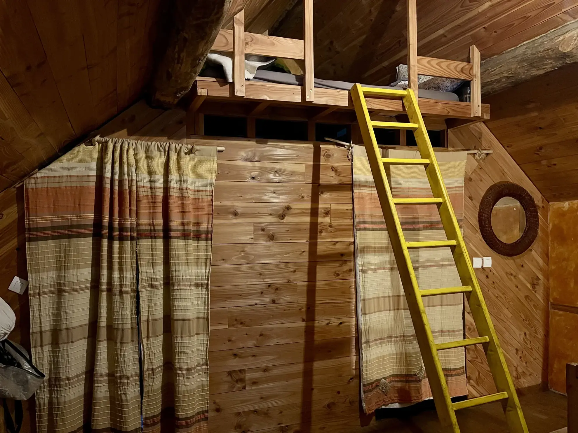 Ferme écologique et autonome de 42 m² dans les Pyrénées Ariégeoises 