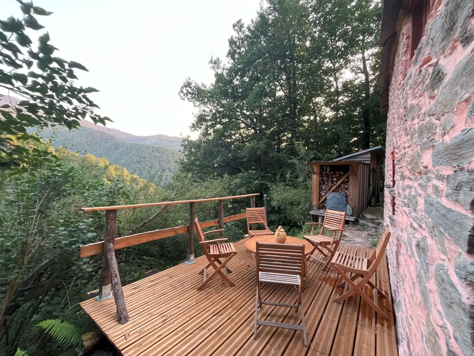 Ferme écologique et autonome de 42 m² dans les Pyrénées Ariégeoises 