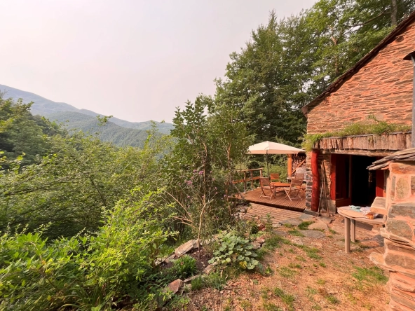 Ferme écologique et autonome de 42 m² dans les Pyrénées Ariégeoises