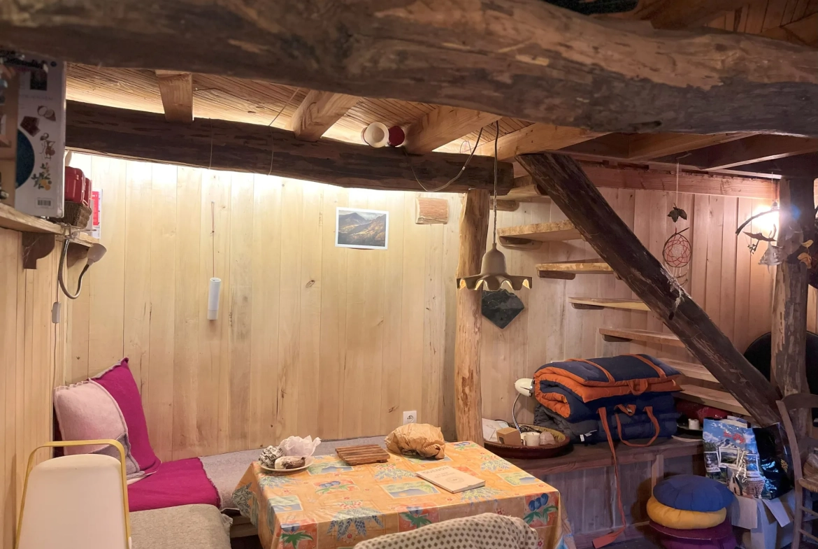 Ferme écologique et autonome de 42 m² dans les Pyrénées Ariégeoises 