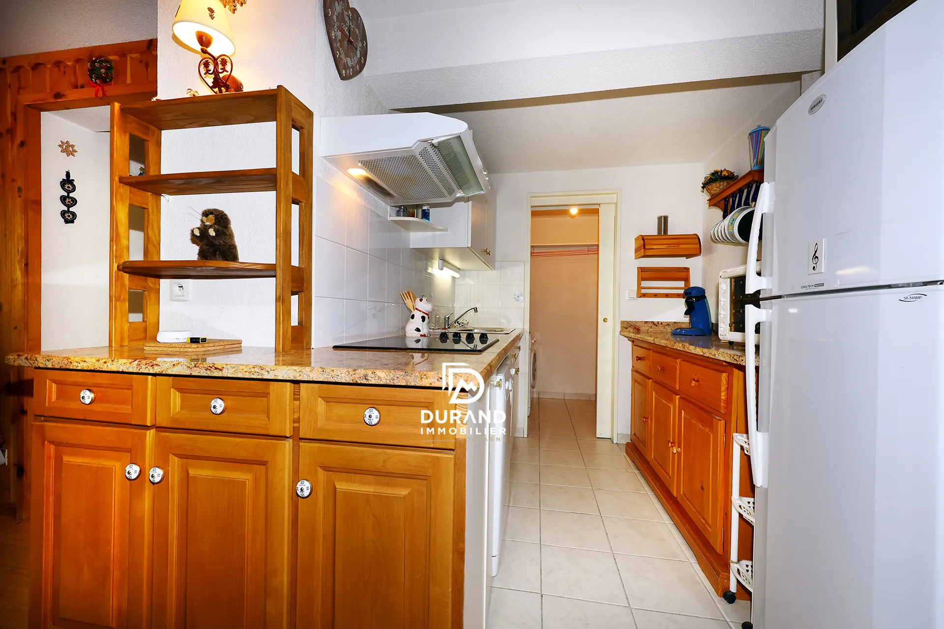 beaux appartements à vendre à Vars - T2 bis rénové avec cheminée et ambiance chalet 