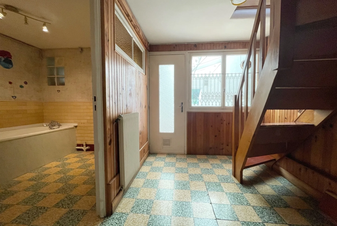 Charmante maison en bel étage à Roubaix avec jardin et garage, secteur Nouveau-Roubaix 
