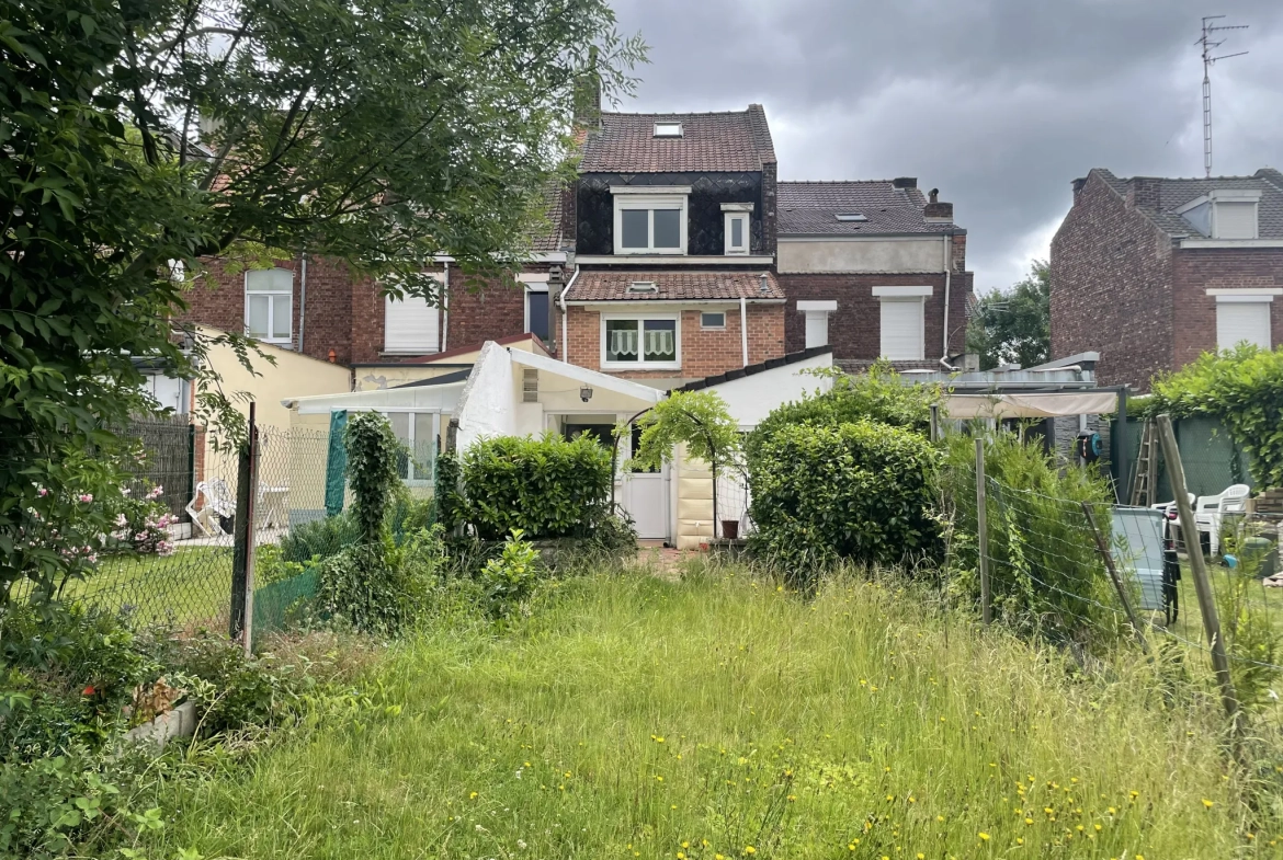 Charmante maison en bel étage à Roubaix avec jardin et garage, secteur Nouveau-Roubaix 