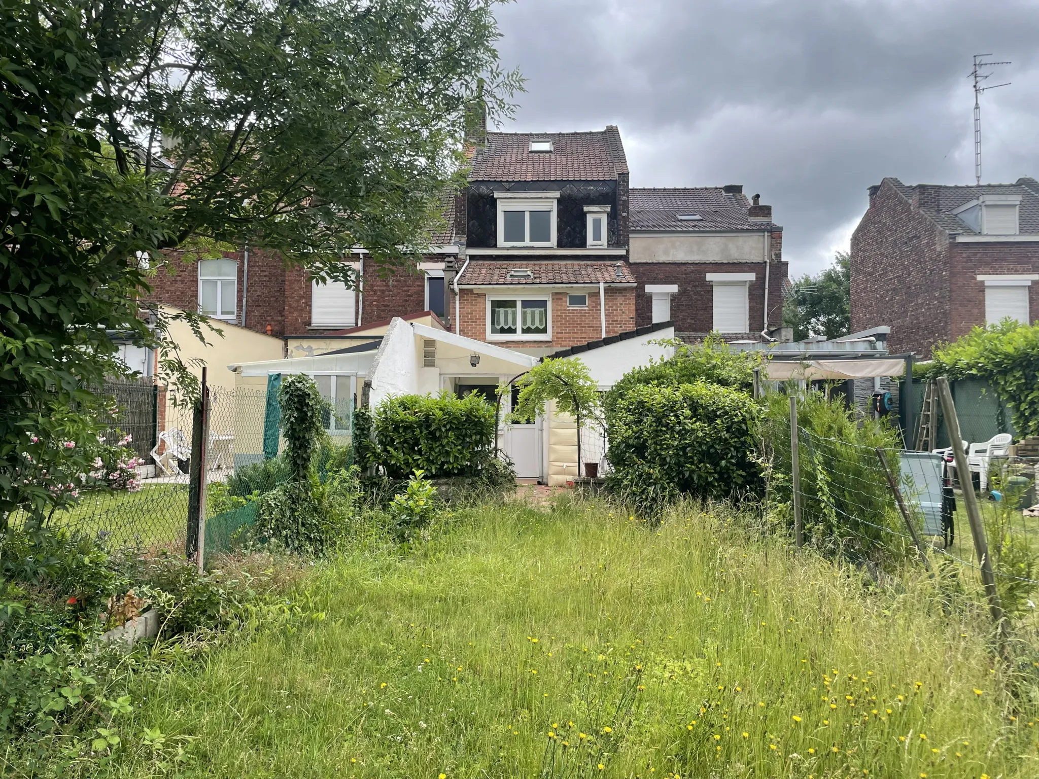 Charmante maison en bel étage à Roubaix avec jardin et garage, secteur Nouveau-Roubaix 