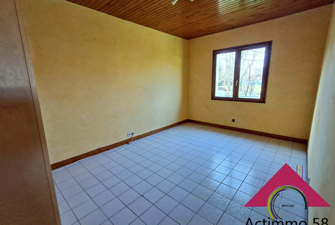 Longère de 124 m² avec 4 chambres, garage et terrasse à Dun-sur-Auron 