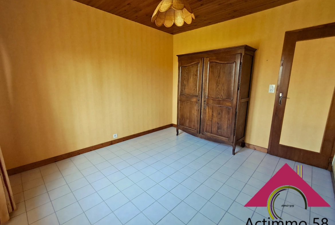 Longère de 124 m² avec 4 chambres, garage et terrasse à Dun-sur-Auron 