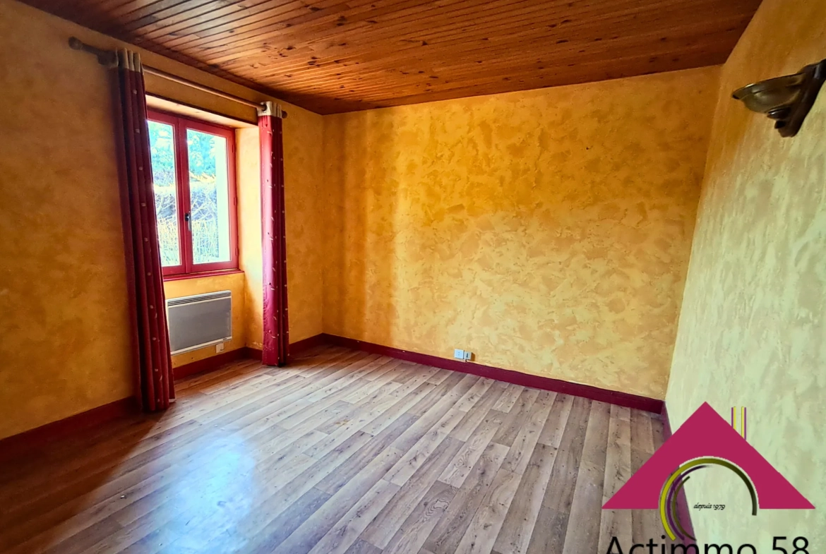 Longère de 124 m² avec 4 chambres, garage et terrasse à Dun-sur-Auron 