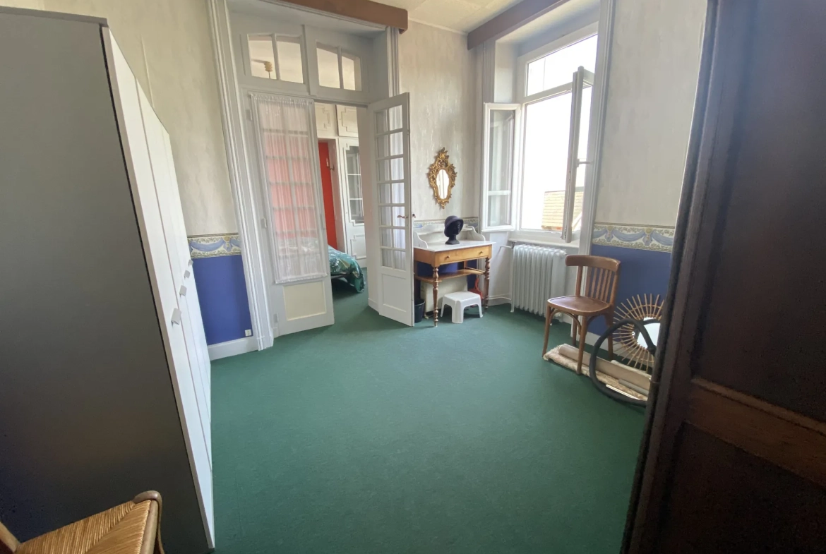 Grande maison Belle Époque de 7 chambres avec jardin à La Ferté-Macé 