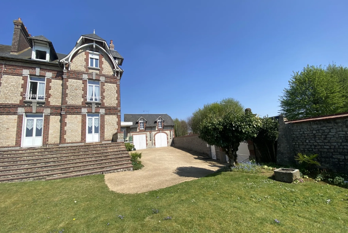 Grande maison Belle Époque de 7 chambres avec jardin à La Ferté-Macé 