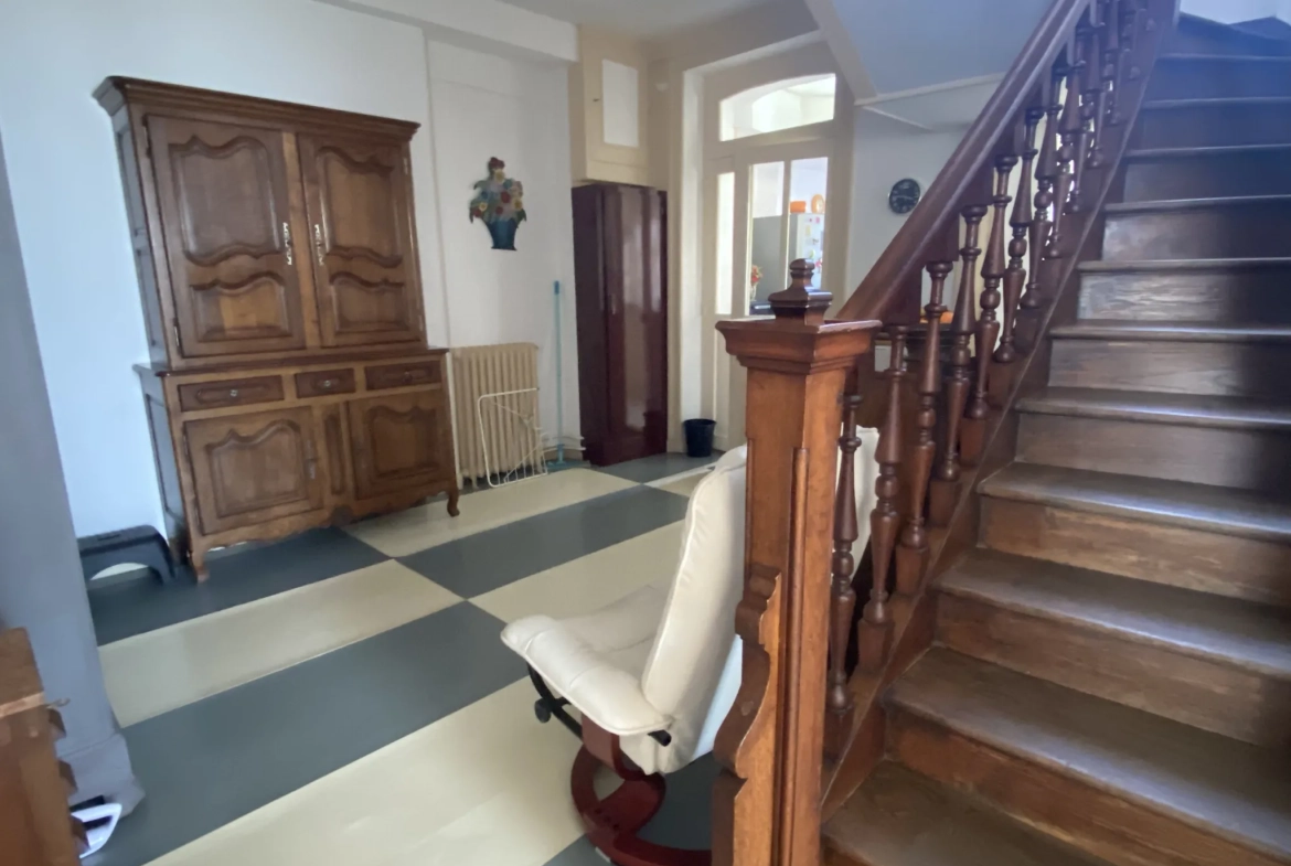 Grande maison Belle Époque de 7 chambres avec jardin à La Ferté-Macé 