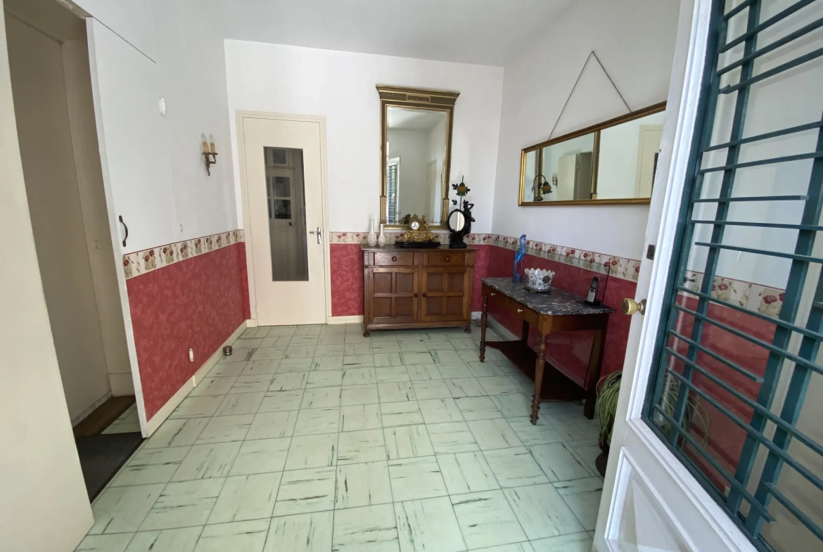 Grande maison Belle Époque de 7 chambres avec jardin à La Ferté-Macé 