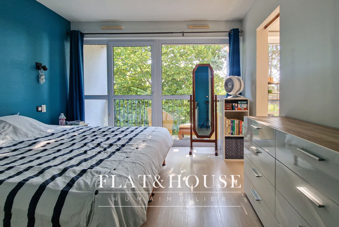Appartement lumineux T3 à Rezé avec balcons, cave et parking, en parfait état 