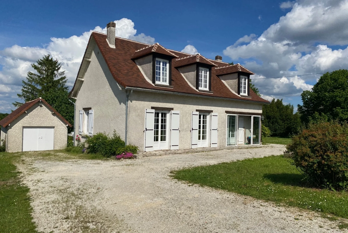 Belle maison périgourdine à Riberac avec terrasse et vue dégagée 