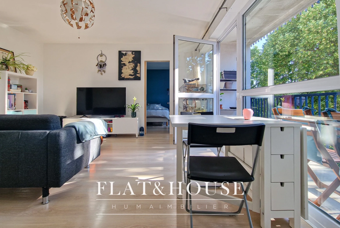 Appartement lumineux T3 à Rezé avec balcons, cave et parking, en parfait état 