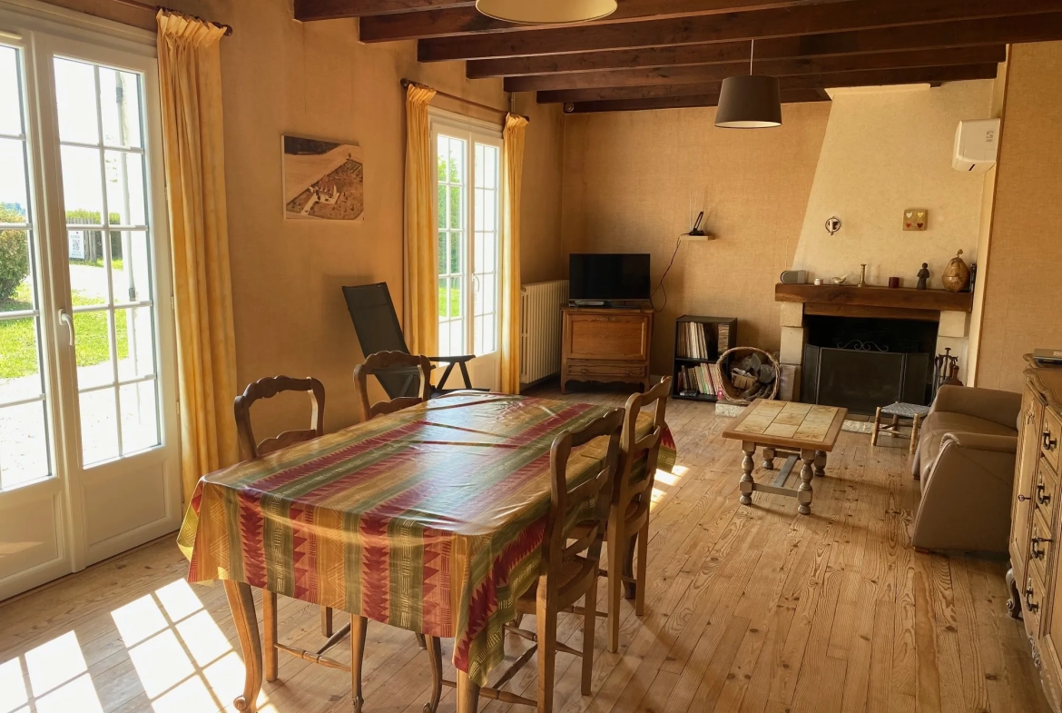 Belle maison périgourdine à Riberac avec terrasse et vue dégagée 