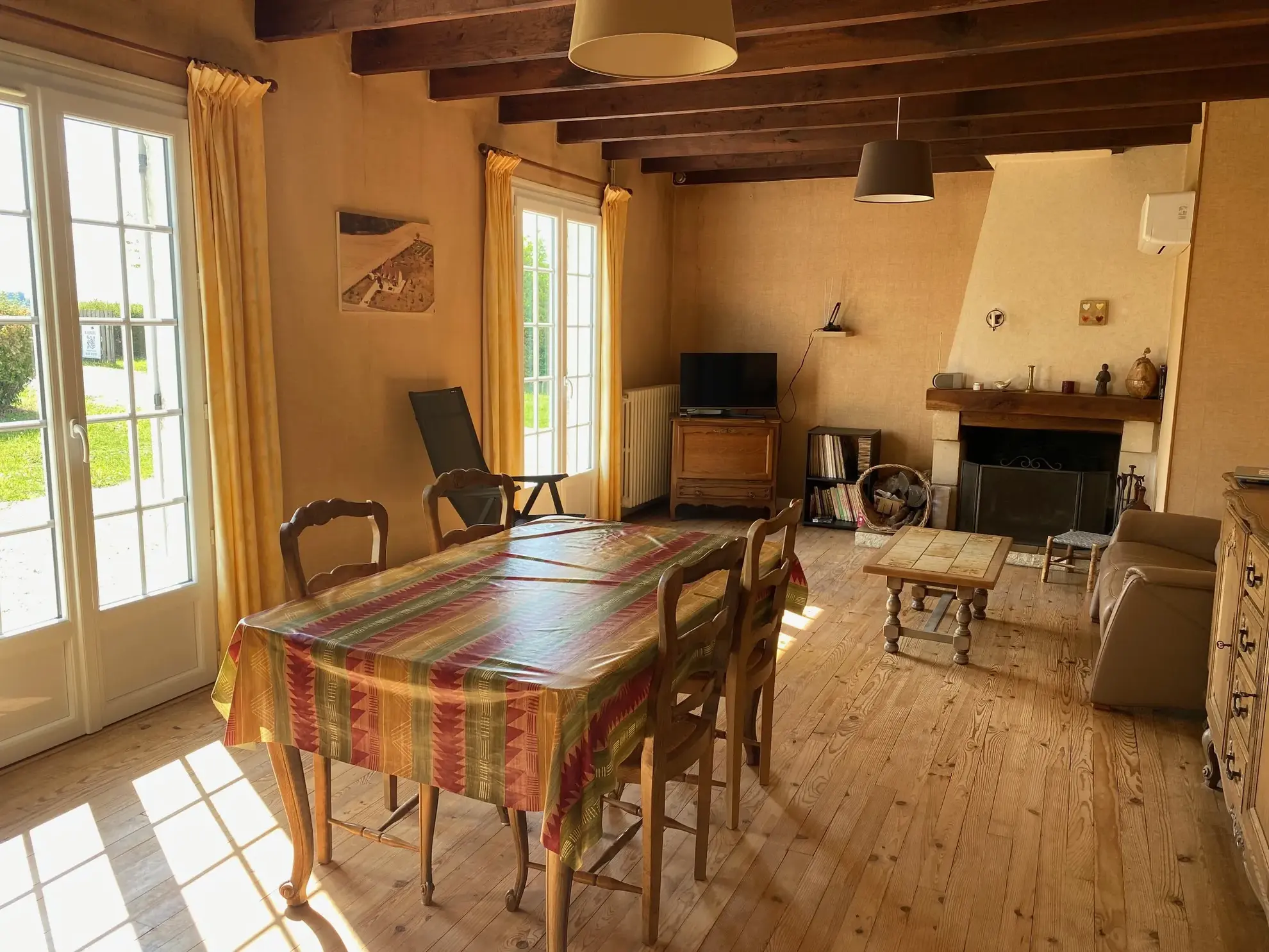 Belle maison périgourdine à Riberac avec terrasse et vue dégagée 