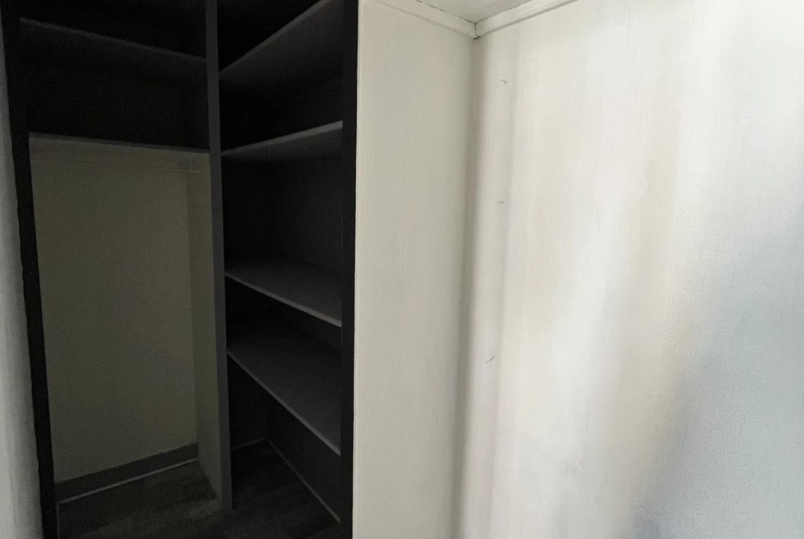 Lot immobilier avec local commercial et appartement loués à Elbeuf - 133 m² 