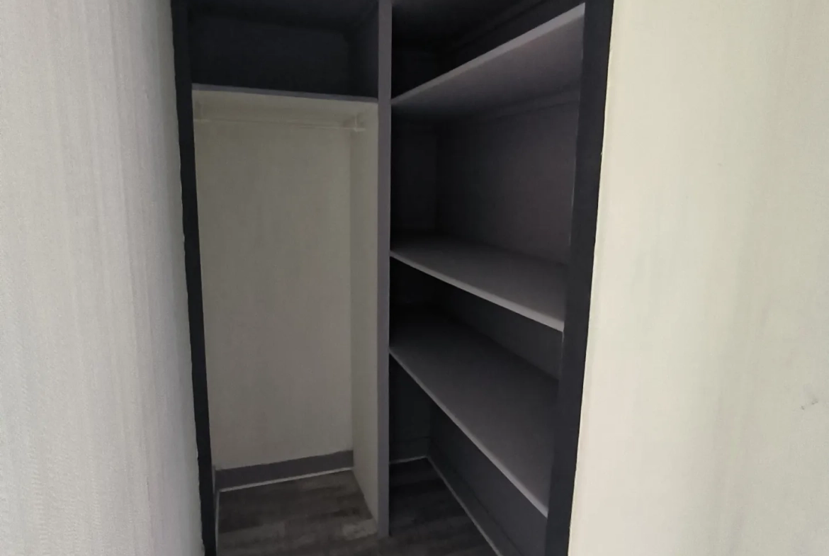 Lot immobilier avec local commercial et appartement loués à Elbeuf - 133 m² 