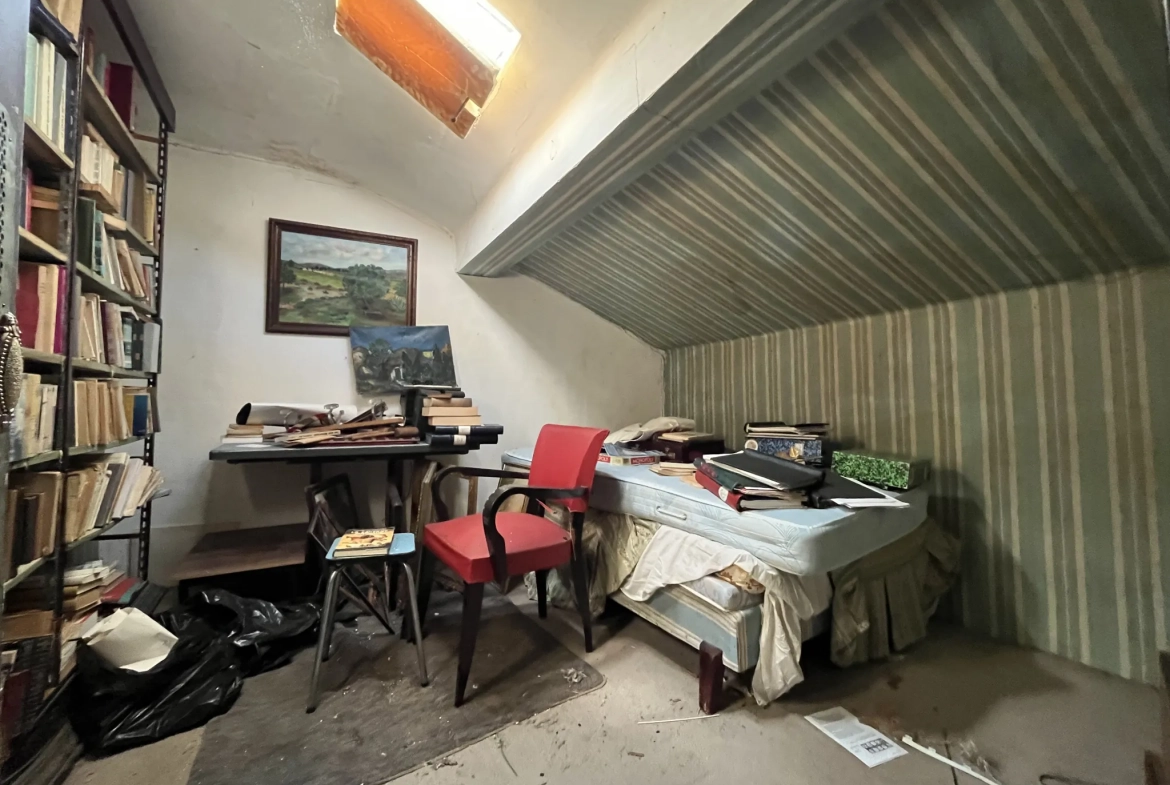À VENDRE Appartement T3 à Nîmes - 84 m² avec grenier aménageable 
