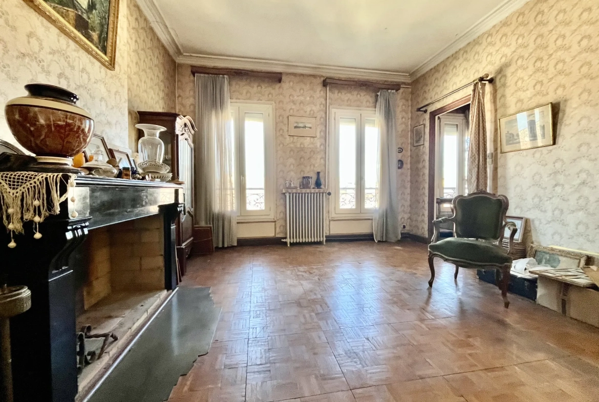 À VENDRE Appartement T3 à Nîmes - 84 m² avec grenier aménageable 