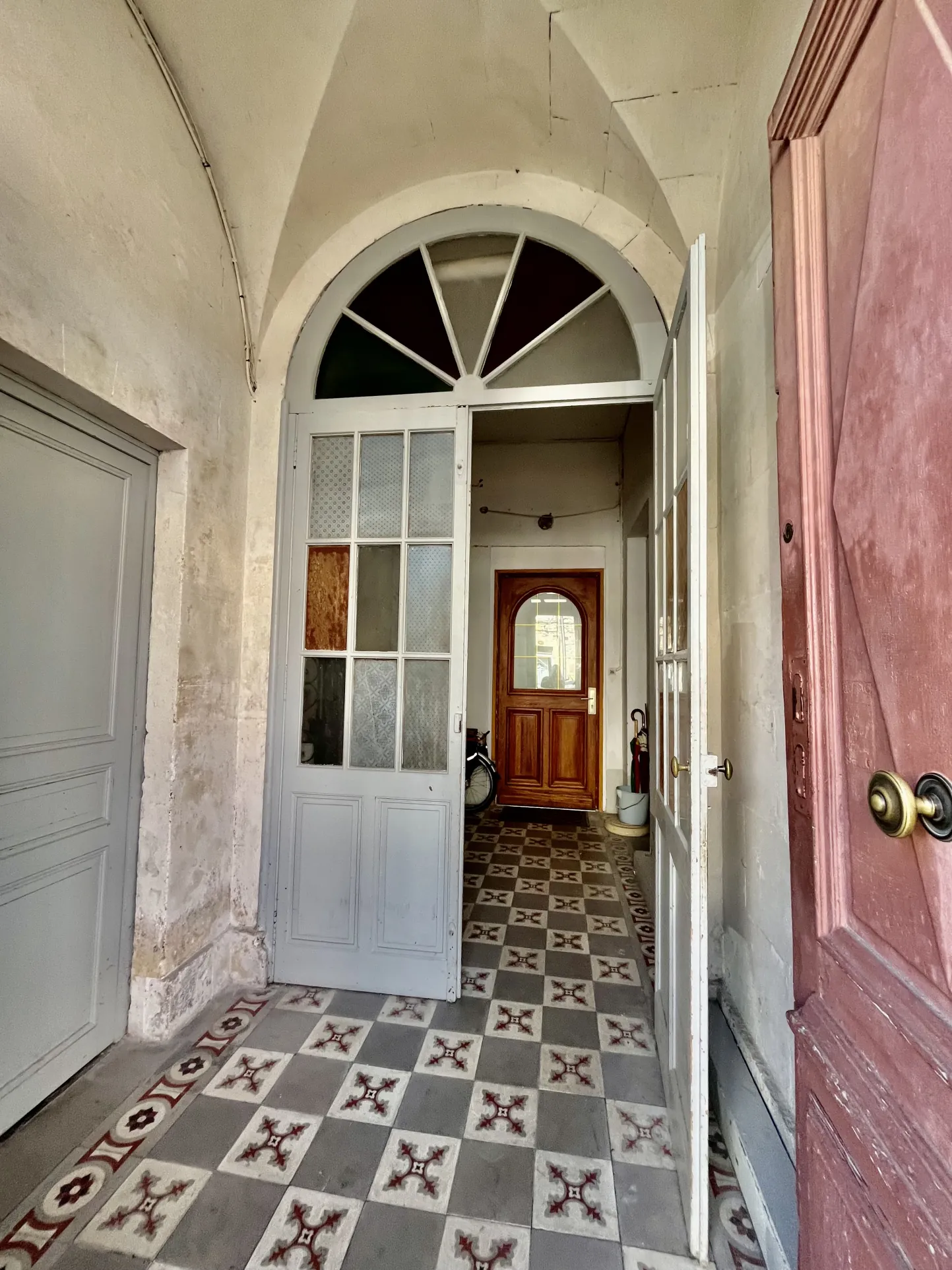 À VENDRE Appartement T3 à Nîmes - 84 m² avec grenier aménageable 