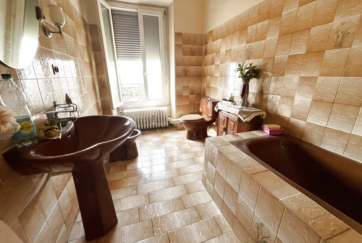 À VENDRE Appartement T3 à Nîmes - 84 m² avec grenier aménageable 