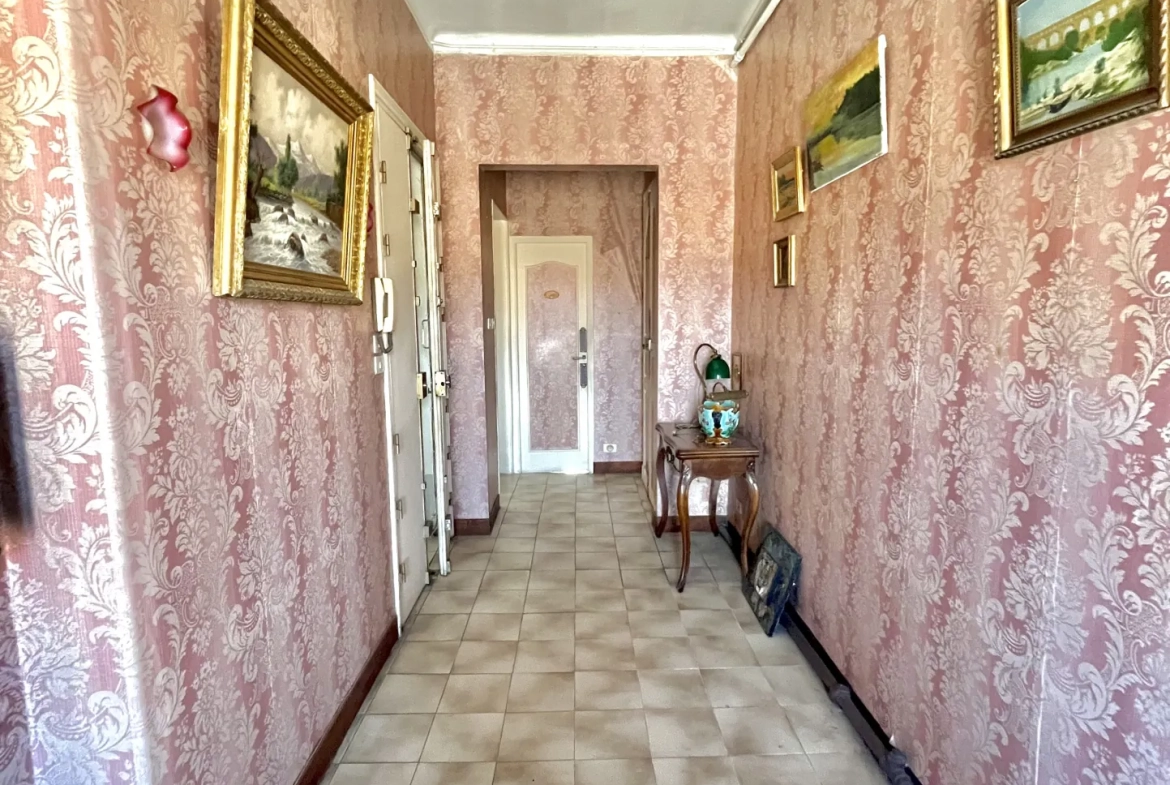 À VENDRE Appartement T3 à Nîmes - 84 m² avec grenier aménageable 