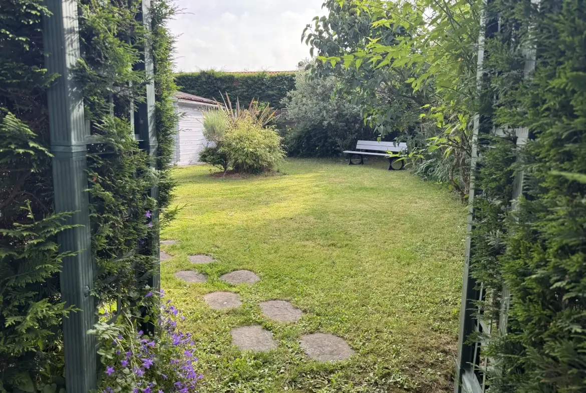 A vendre maison rénovée de 95 m² avec jardin proche Libourne 