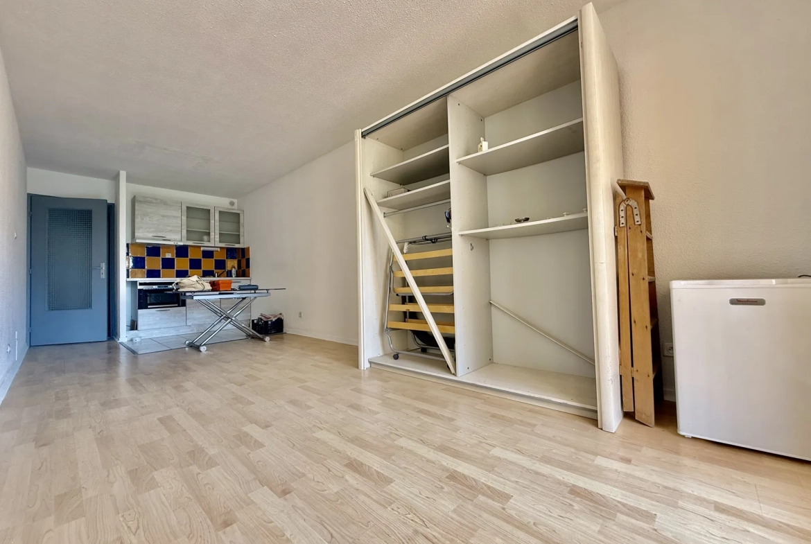 Studio à vendre à Bandol avec parking et proche des plages 