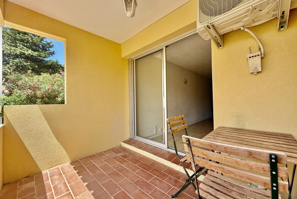 Studio à vendre à Bandol avec parking et proche des plages 