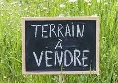 Terrain constructible de 481 m² à Camaret-sur-Aigues