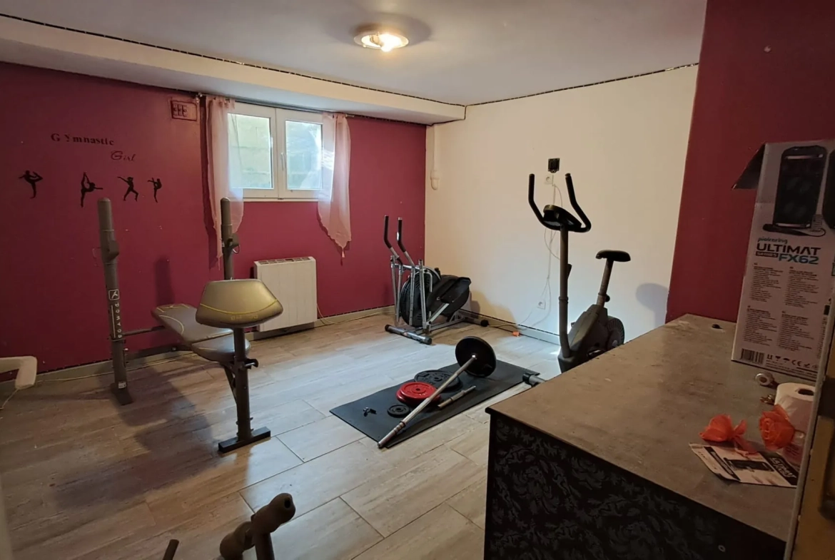 Maison individuelle à VADENCOURT avec 6 chambres, terrasse et vue sur la campagne 