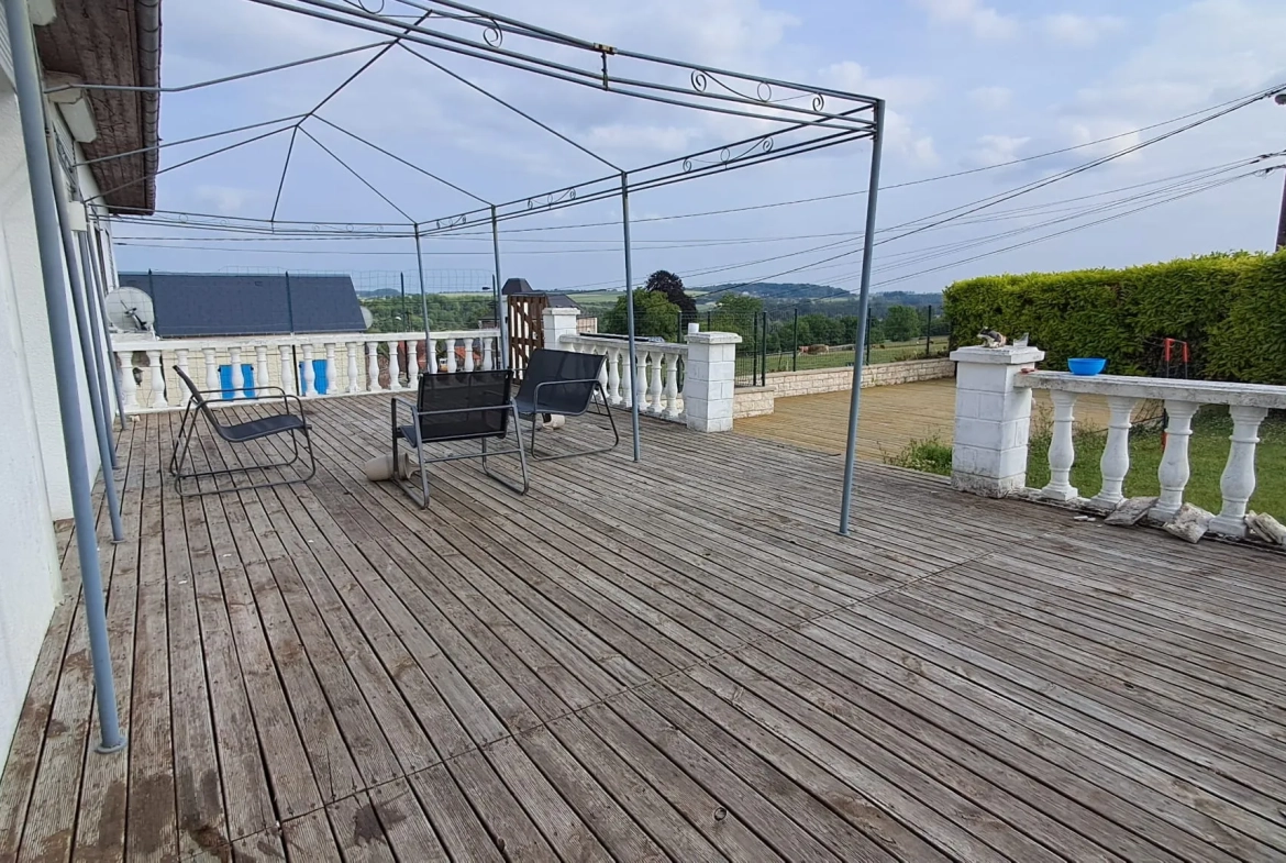 Maison individuelle à VADENCOURT avec 6 chambres, terrasse et vue sur la campagne 