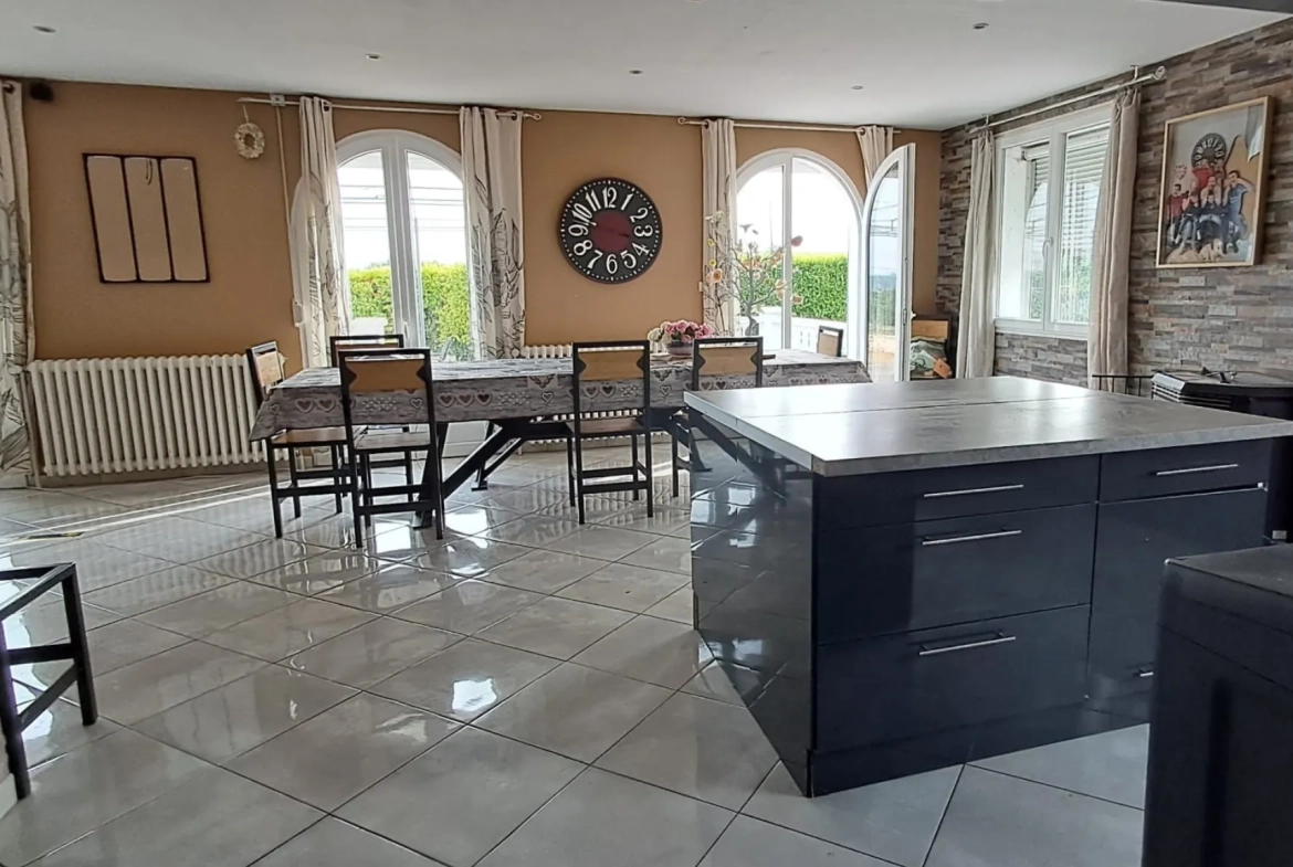 Maison individuelle à VADENCOURT avec 6 chambres, terrasse et vue sur la campagne 