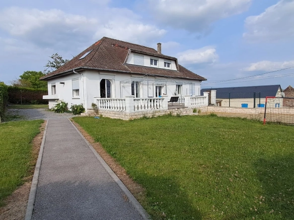Maison individuelle à VADENCOURT avec 6 chambres, terrasse et vue sur la campagne