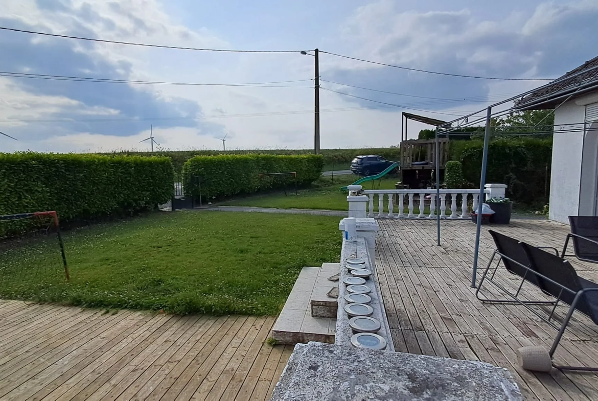 Maison individuelle à VADENCOURT avec 6 chambres, terrasse et vue sur la campagne 
