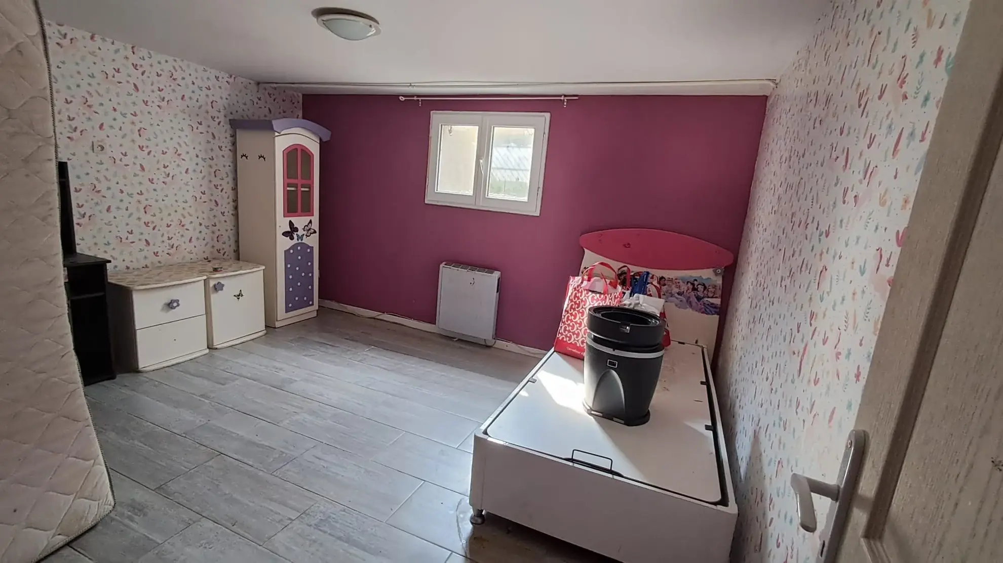 Maison individuelle à VADENCOURT avec 6 chambres, terrasse et vue sur la campagne 