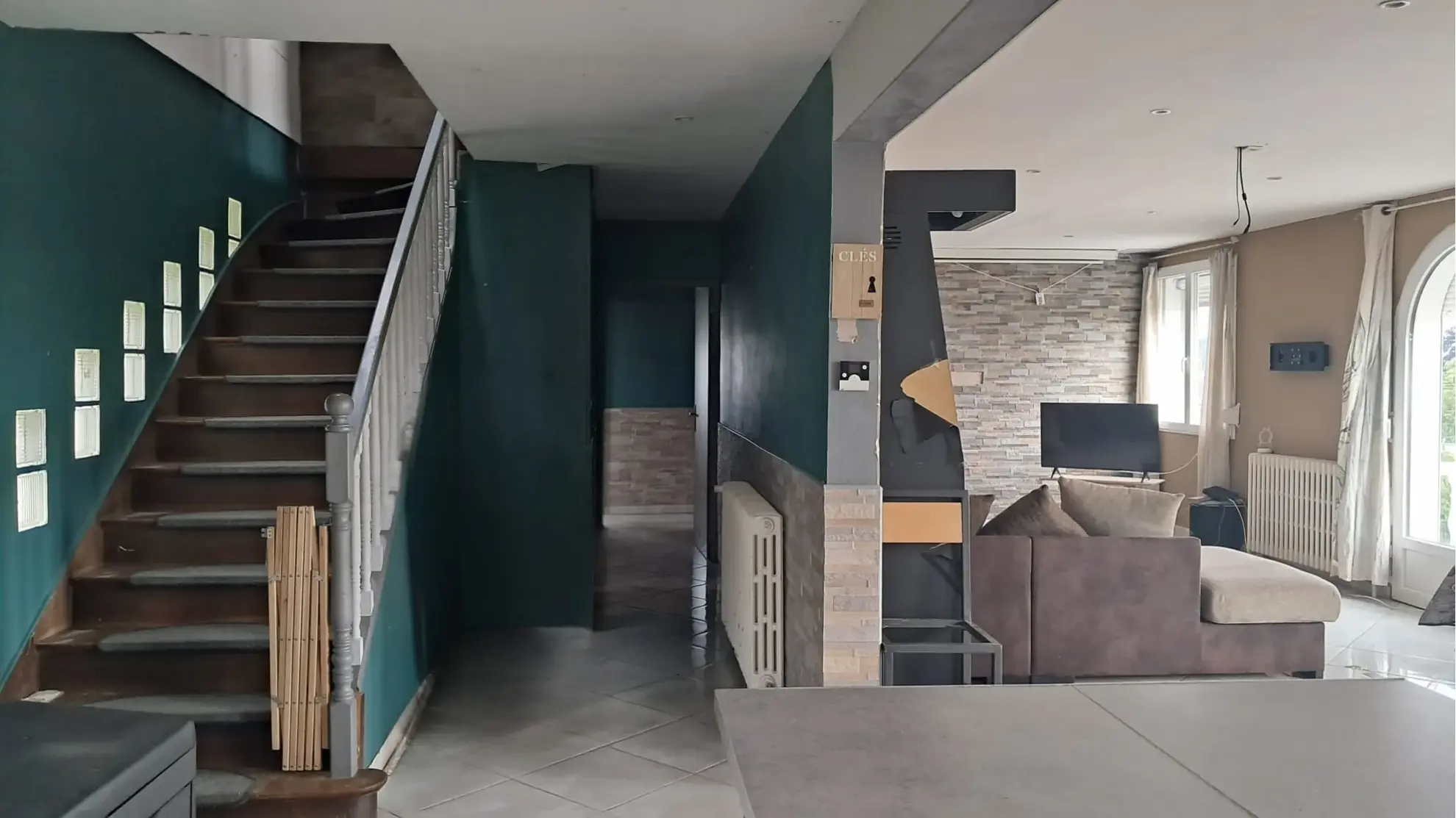 Maison individuelle à VADENCOURT avec 6 chambres, terrasse et vue sur la campagne 
