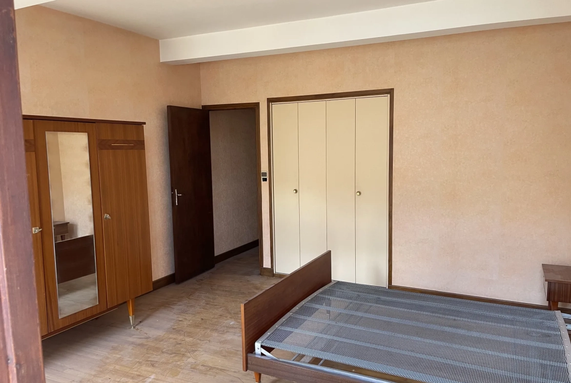 Maison de village à Palaminy avec fort potentiel de rénovation et investissement locatif 