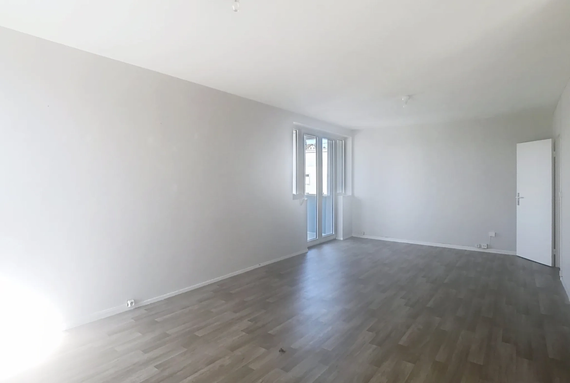 Appartement T5 avec vue Pyrénées à Mourenx – Balcon, cave, idéal investisseur ou primo-accédant 