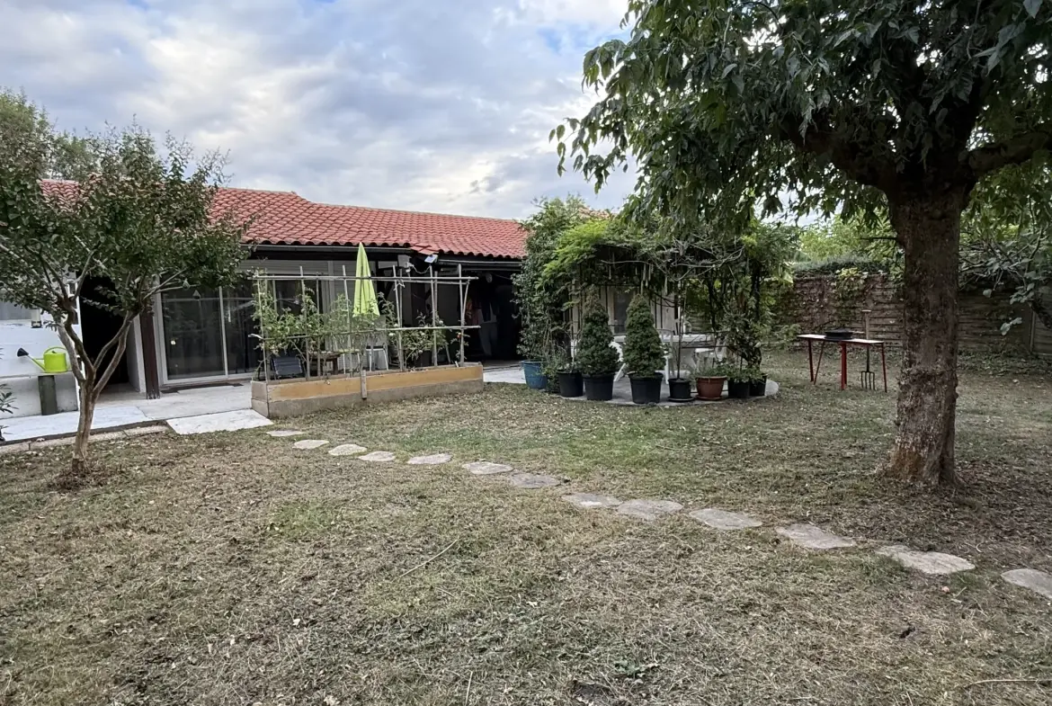 Maison à vendre à Saint-Vincent-de-Paul avec jardin et garage proche Bordeaux 