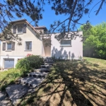 Maison familiale de 176m² avec 4 chambres et grand terrain à Saint Parres aux Tertres