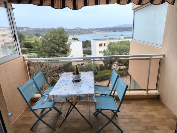 Appartement T2 avec vue mer à vendre à Bandol, résidence sécurisée à 15 minutes de la plage