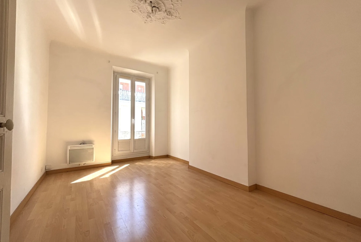 Appartement T3 de 61,5 m² à Toulon Ouest, Bas Saint Roch, proche commodités 